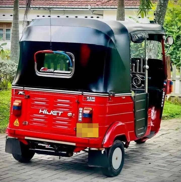 Bajaj 4 stroke 2012 - பயன்படுத்தப்பட்டது முச்சக்கர வண்டி sale in Sri Lanka - patpat.lk