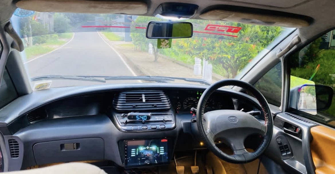 Toyota LUSIDA 1992 - பயன்படுத்தப்பட்டது வேன் sale in Sri Lanka - patpat.lk