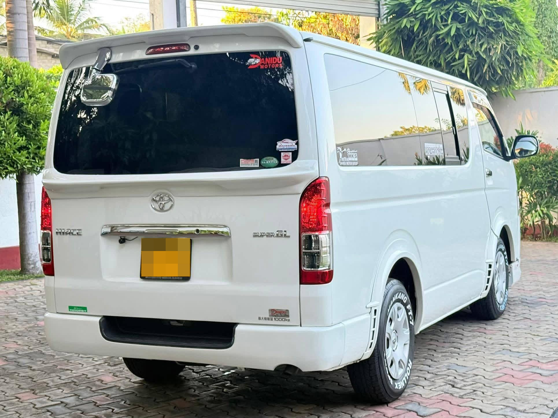 Toyota Hiace 2007 - பயன்படுத்தப்பட்டது வேன் sale in Sri Lanka - patpat.lk