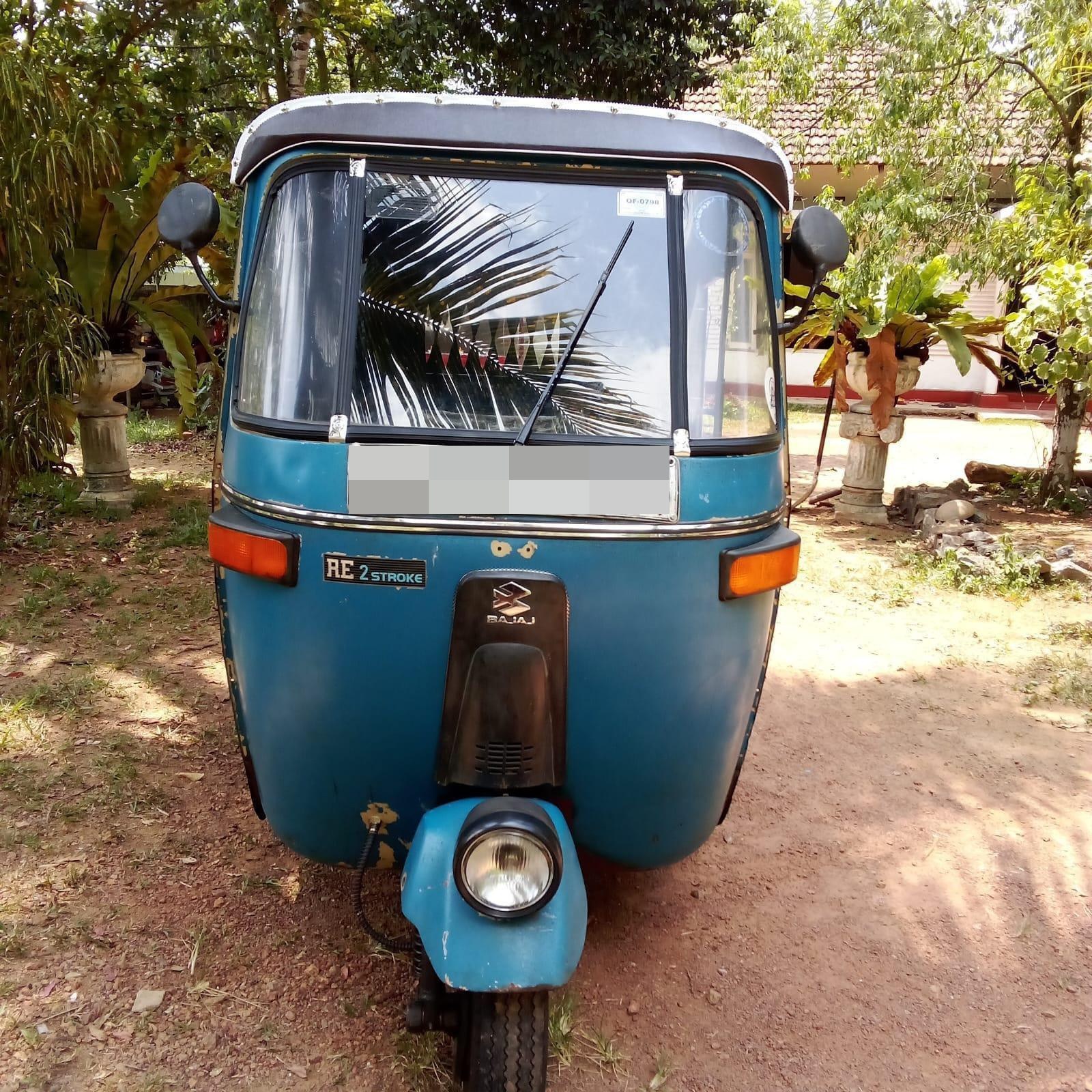 Bajaj Three Wheel 2006 ads-image-1