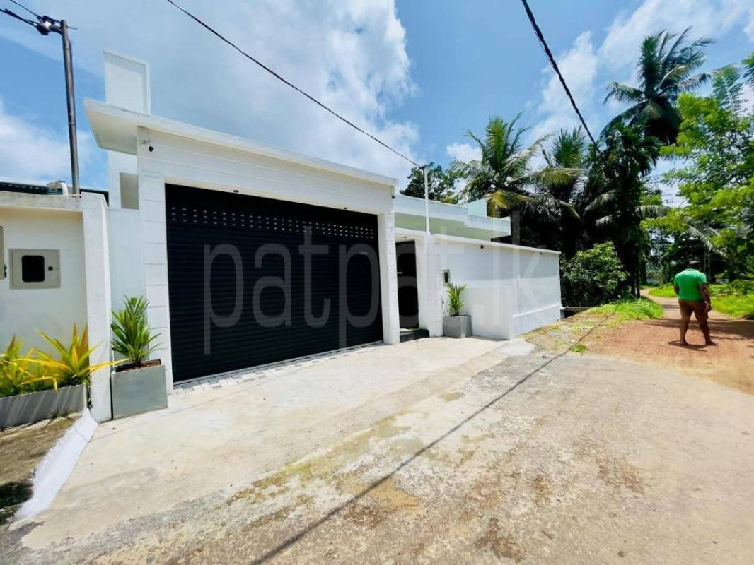 House for Sale in Athurugiriya ads-image-1