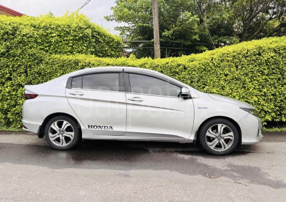 Honda Grace 2016 - பயன்படுத்தப்பட்டது கார் sale in Sri Lanka - patpat.lk