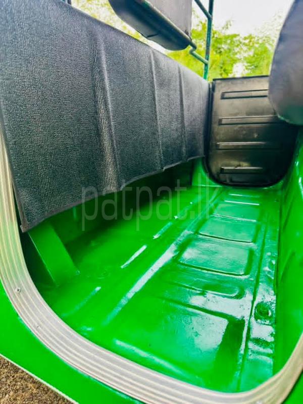Bajaj Three Wheel 2003 - භාවිතා කරන ලද ත්‍රිරෝද රථය sale in Sri Lanka - patpat.lk