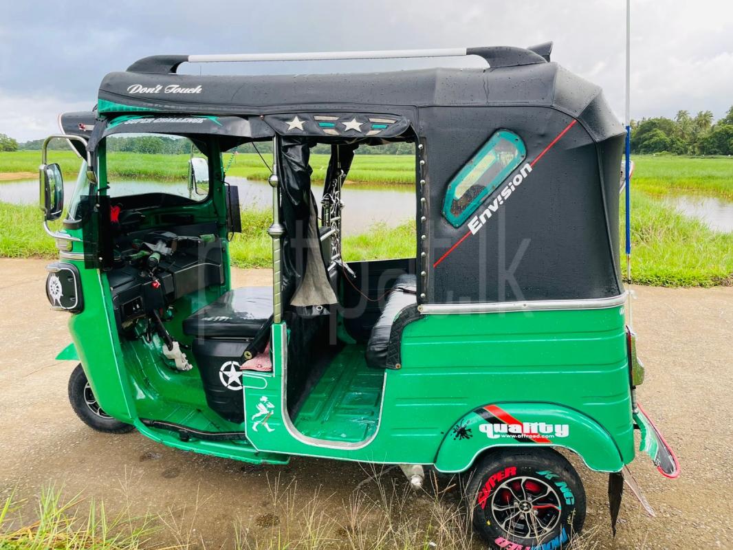 Bajaj 4 stroke 2015 - பயன்படுத்தப்பட்டது முச்சக்கர வண்டி sale in Sri Lanka - patpat.lk