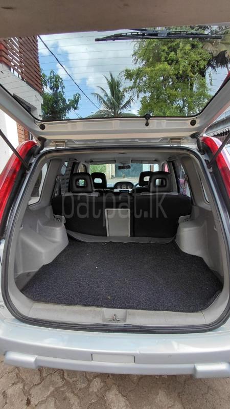 Nissan X Trail 2001 - பயன்படுத்தப்பட்டது SUV sale in Sri Lanka - patpat.lk