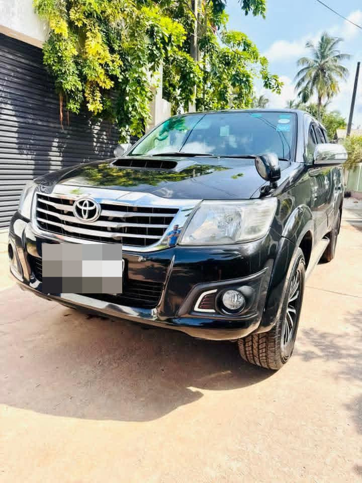 Toyota Hilux champ 2014 - பயன்படுத்தப்பட்டது சரக்கு போக்குவரத்து sale in Sri Lanka - patpat.lk