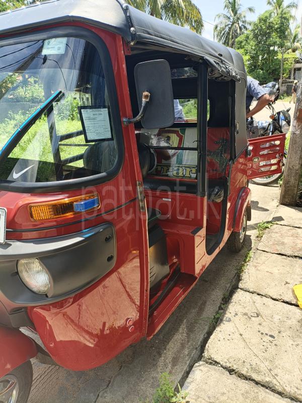 Bajaj Three Wheel 2020 - பயன்படுத்தப்பட்டது முச்சக்கர வண்டி sale in Sri Lanka - patpat.lk