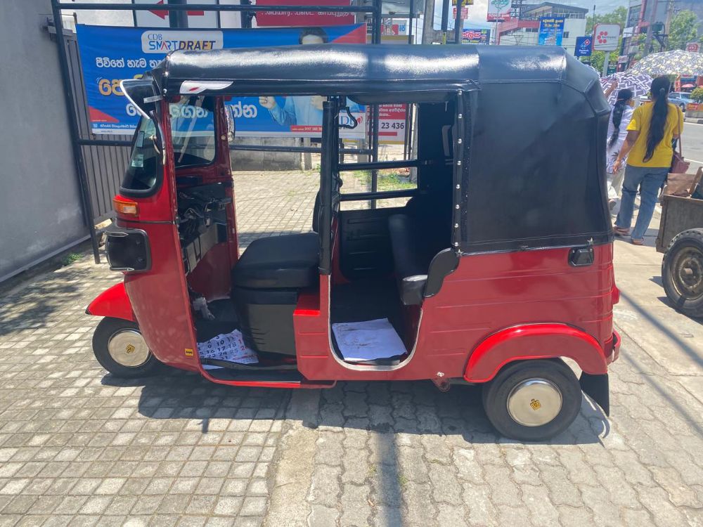Bajaj Three Wheel 2018 - Used Three wheeler sale in Sri Lanka - patpat.lk