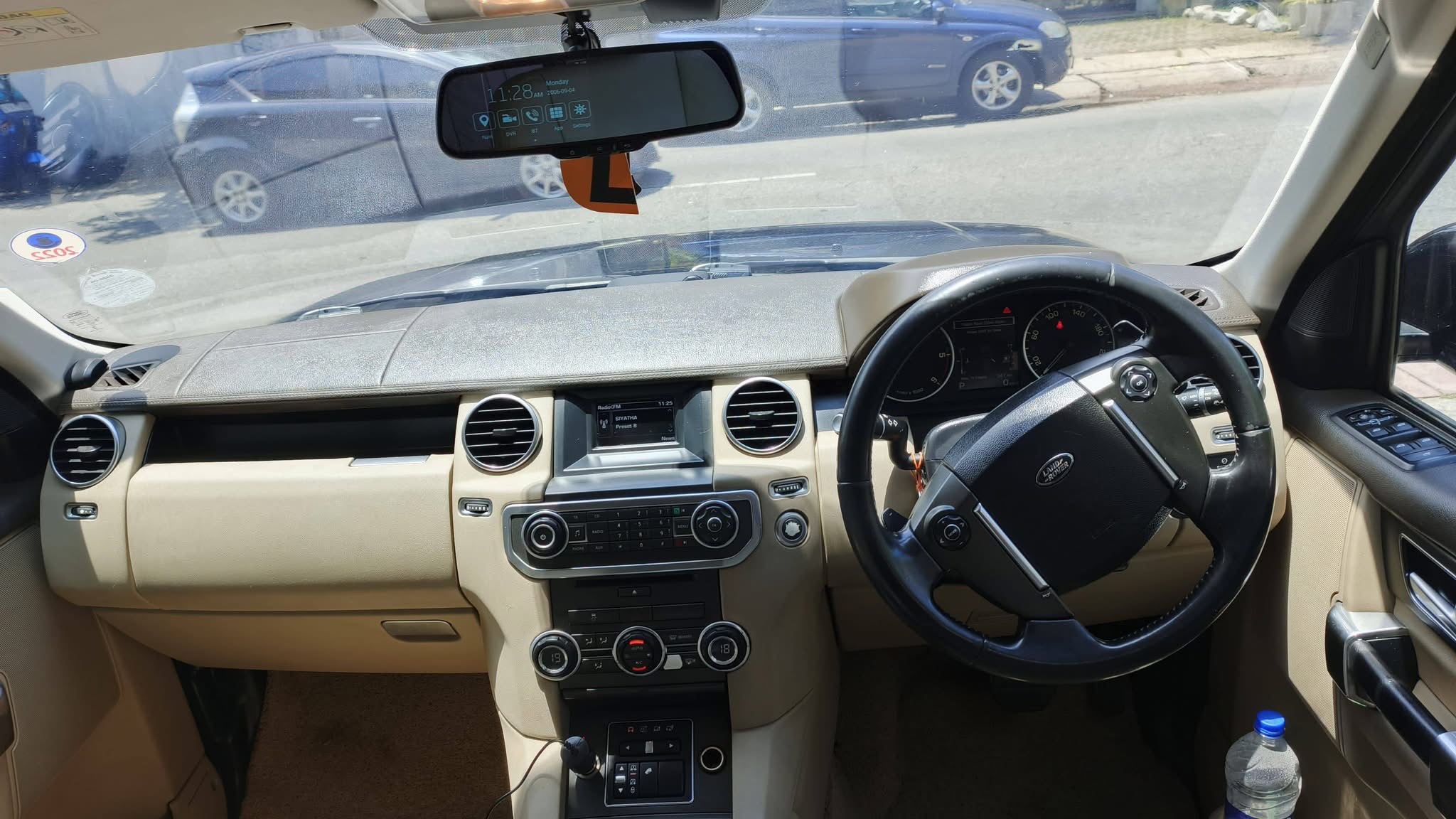 Land Rover Discovery 2015 - Used SUV sale in Sri Lanka - patpat.lk