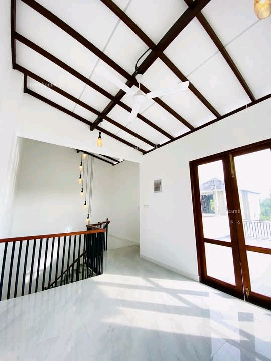 House for Sale in Athurugiriya
