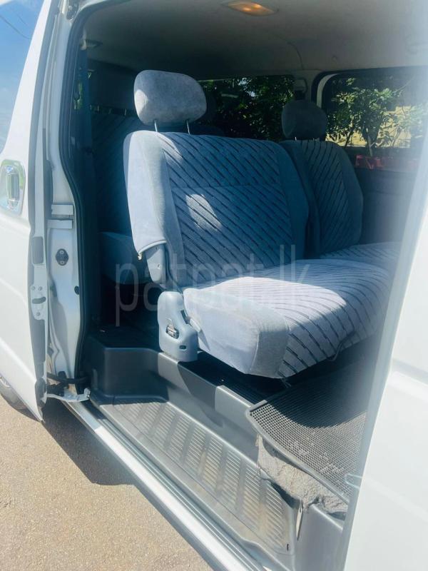 Toyota Hiace 2014 - பயன்படுத்தப்பட்டது வேன் sale in Sri Lanka - patpat.lk