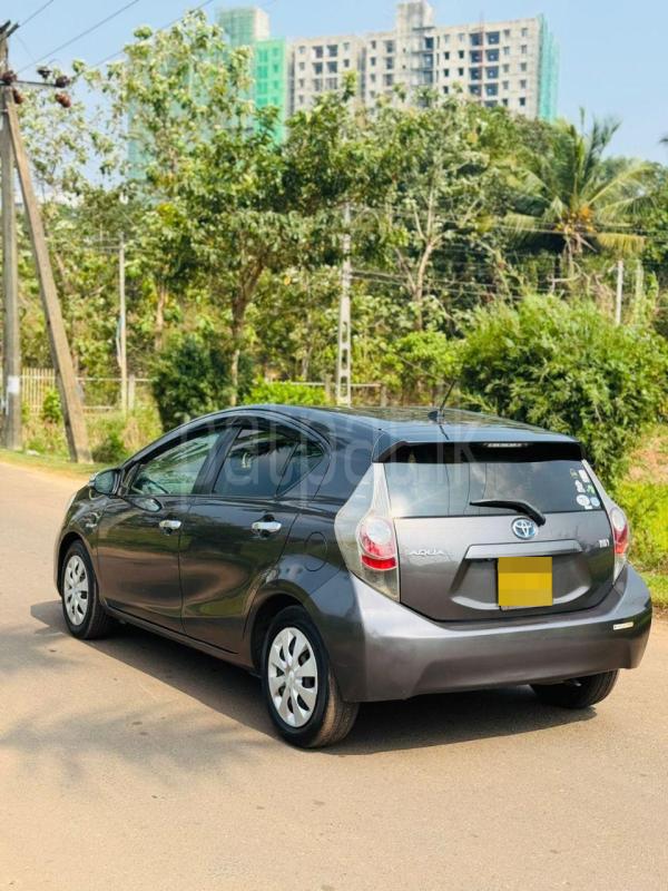 Toyota Aqua 2012 - Used Car sale in Sri Lanka - patpat.lk