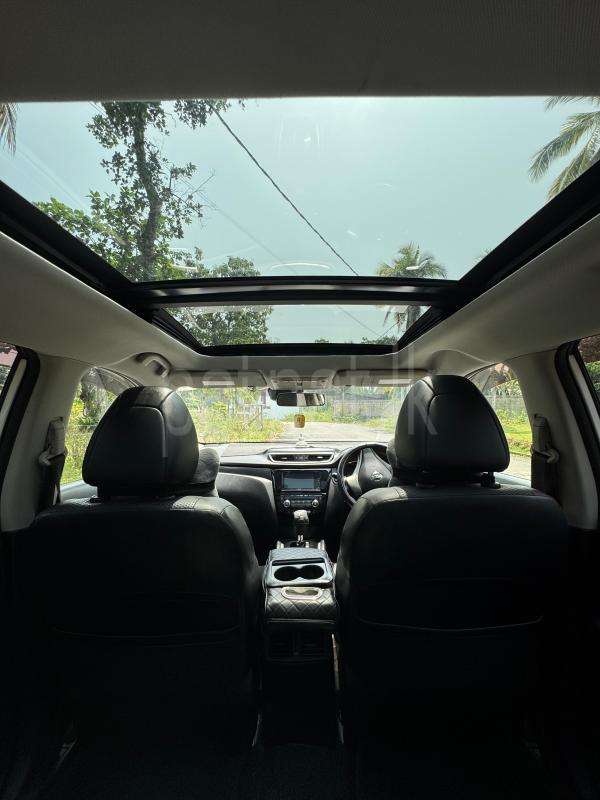 Nissan X Trail 2017 - Used SUV sale in Sri Lanka - patpat.lk