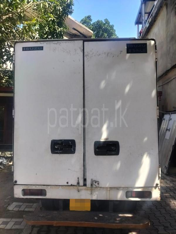 Isuzu Freezer 2005 - Reconditioned Truck sale in Sri Lanka - patpat.lk