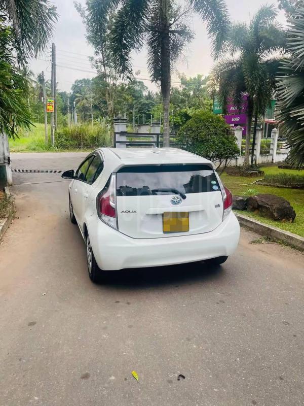 Toyota Aqua 2015 - නැවත සකස් කල කාර් sale in Sri Lanka - patpat.lk