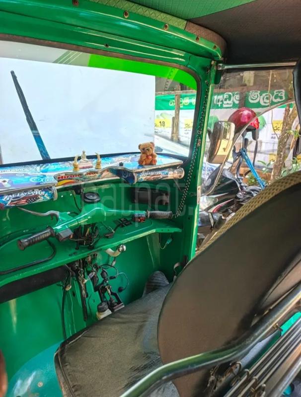 Bajaj 2 stroke 2006 - භාවිතා කරන ලද ත්‍රිරෝද රථය sale in Sri Lanka - patpat.lk