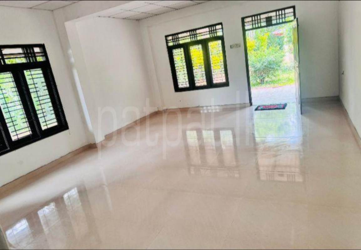 House for Sale in Mirigama