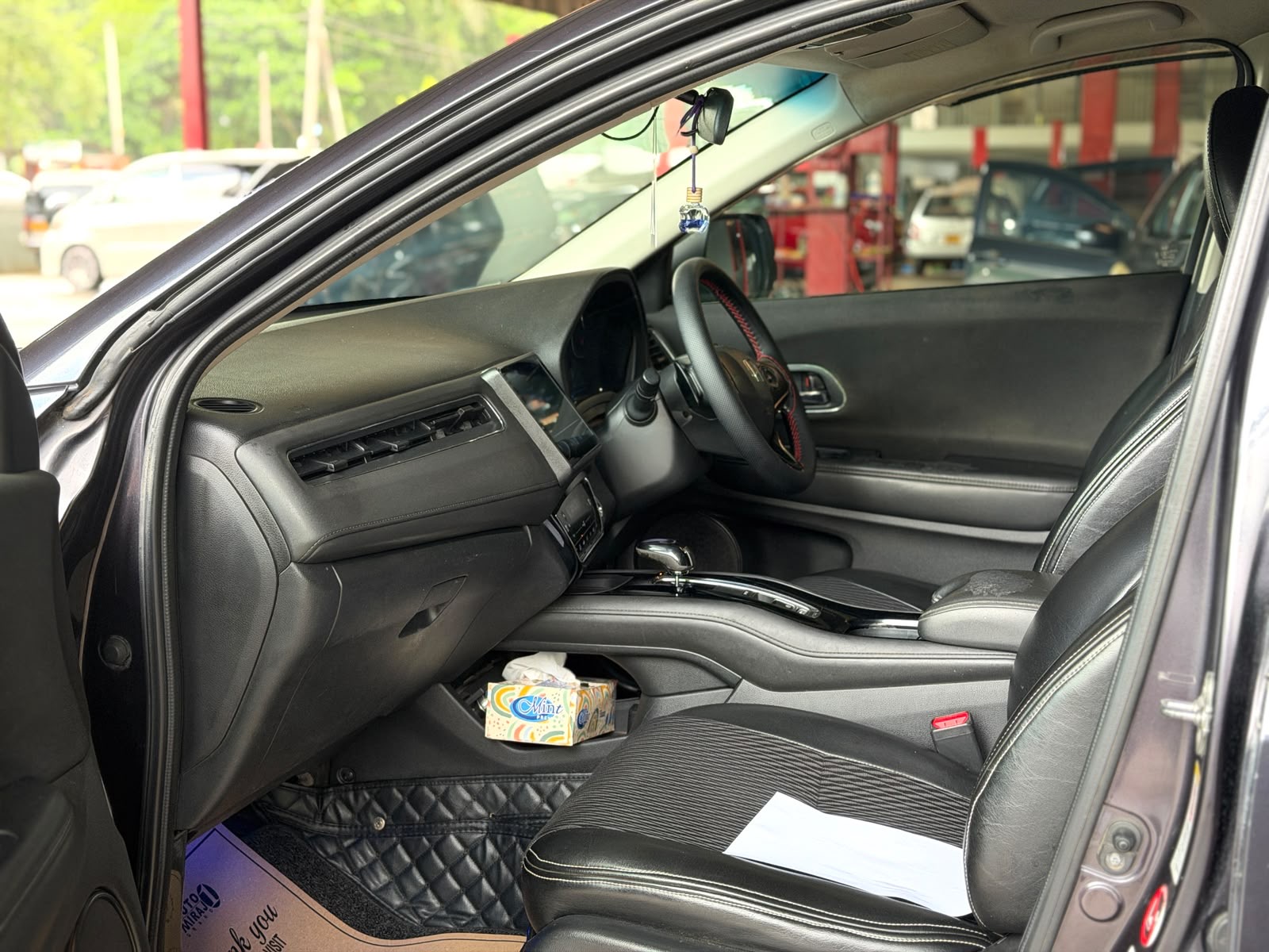 Honda Vezel 2014 - Used SUV sale in Sri Lanka - patpat.lk