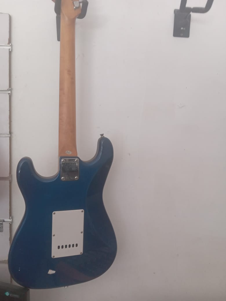 Electric guitar