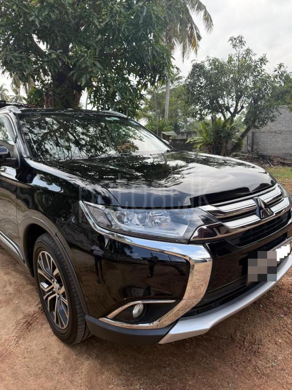 Mitsubishi Outlander 2017 - Used SUV sale in Sri Lanka - patpat.lk