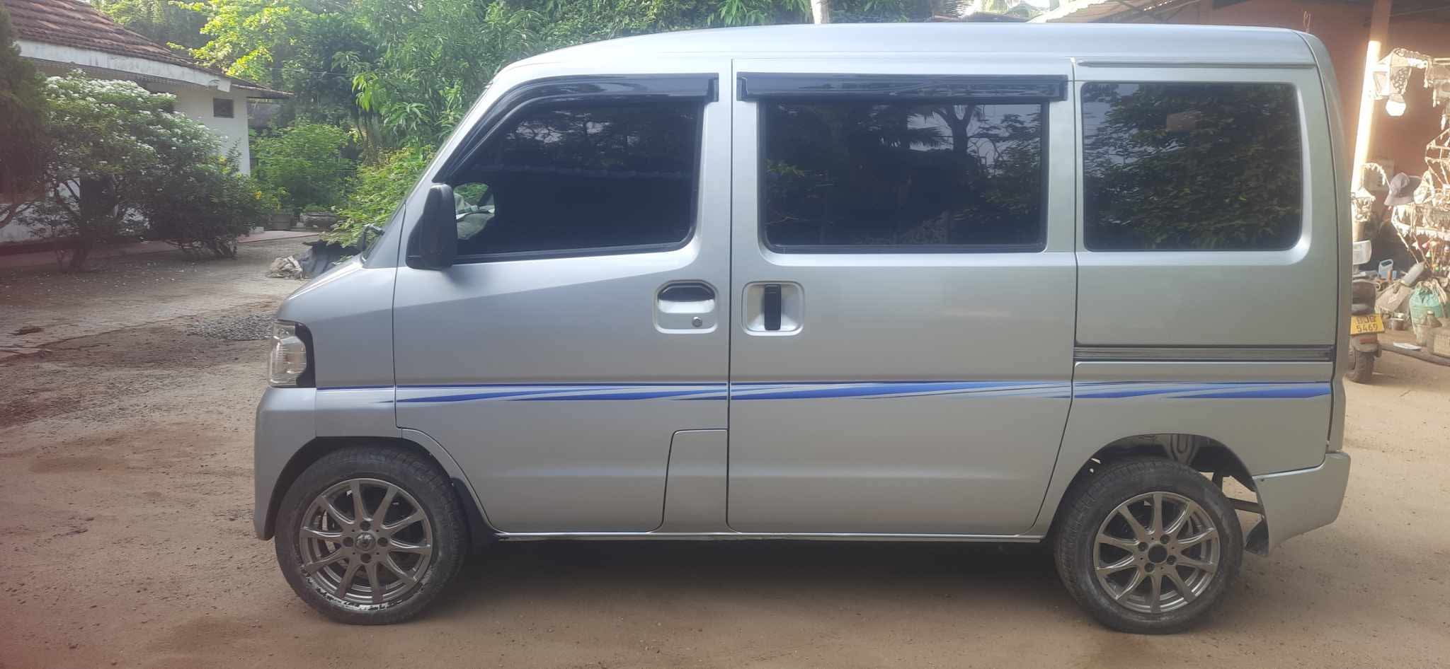 Nissan NV100 2013 - Used Van sale in Sri Lanka - patpat.lk