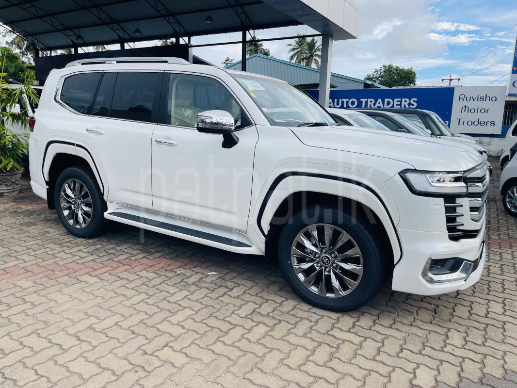 Toyota Land Cruiser 2025 - Reconditioned SUV sale in Sri Lanka - patpat.lk