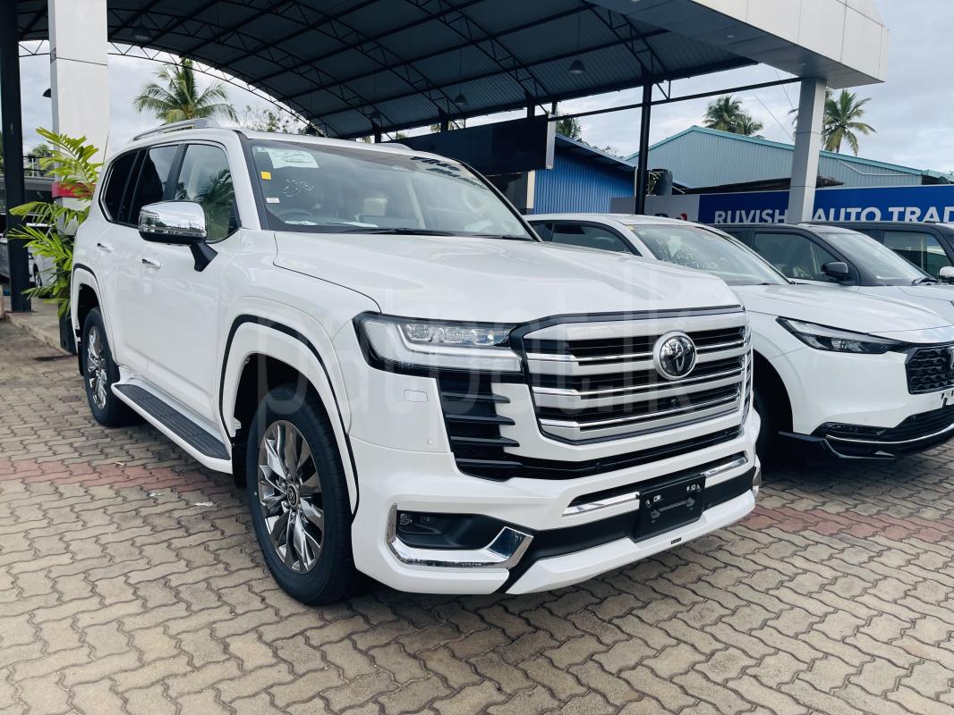 Toyota Land Cruiser 2025 - Reconditioned SUV sale in Sri Lanka - patpat.lk