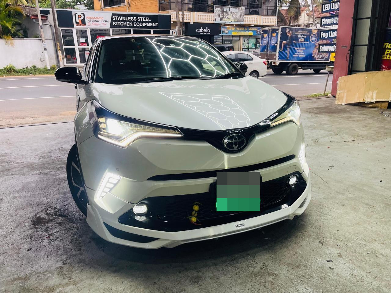 Honda CH R 2018 - Used SUV sale in Sri Lanka - patpat.lk