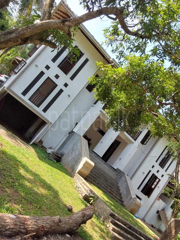 House for Sale in Athurugiriya