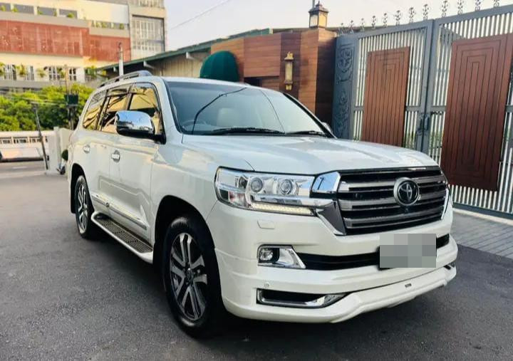Toyota Land Cruiser 2014 - பயன்படுத்தப்பட்டது SUV sale in Sri Lanka - patpat.lk
