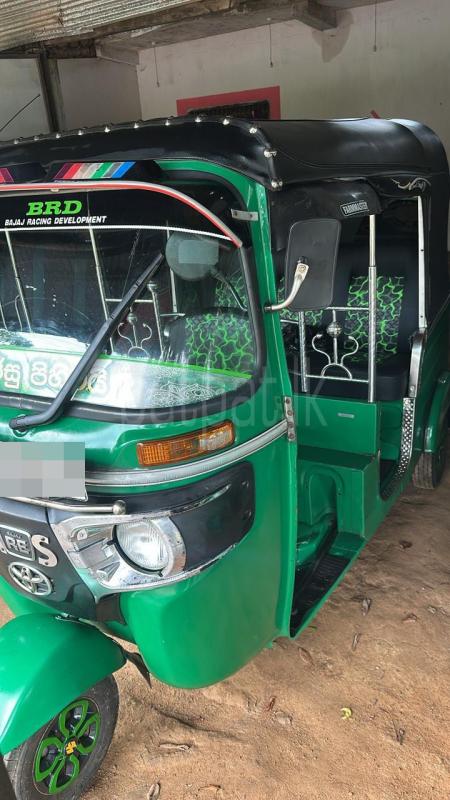 Bajaj Three Wheel 2015 - பயன்படுத்தப்பட்டது முச்சக்கர வண்டி sale in Sri Lanka - patpat.lk