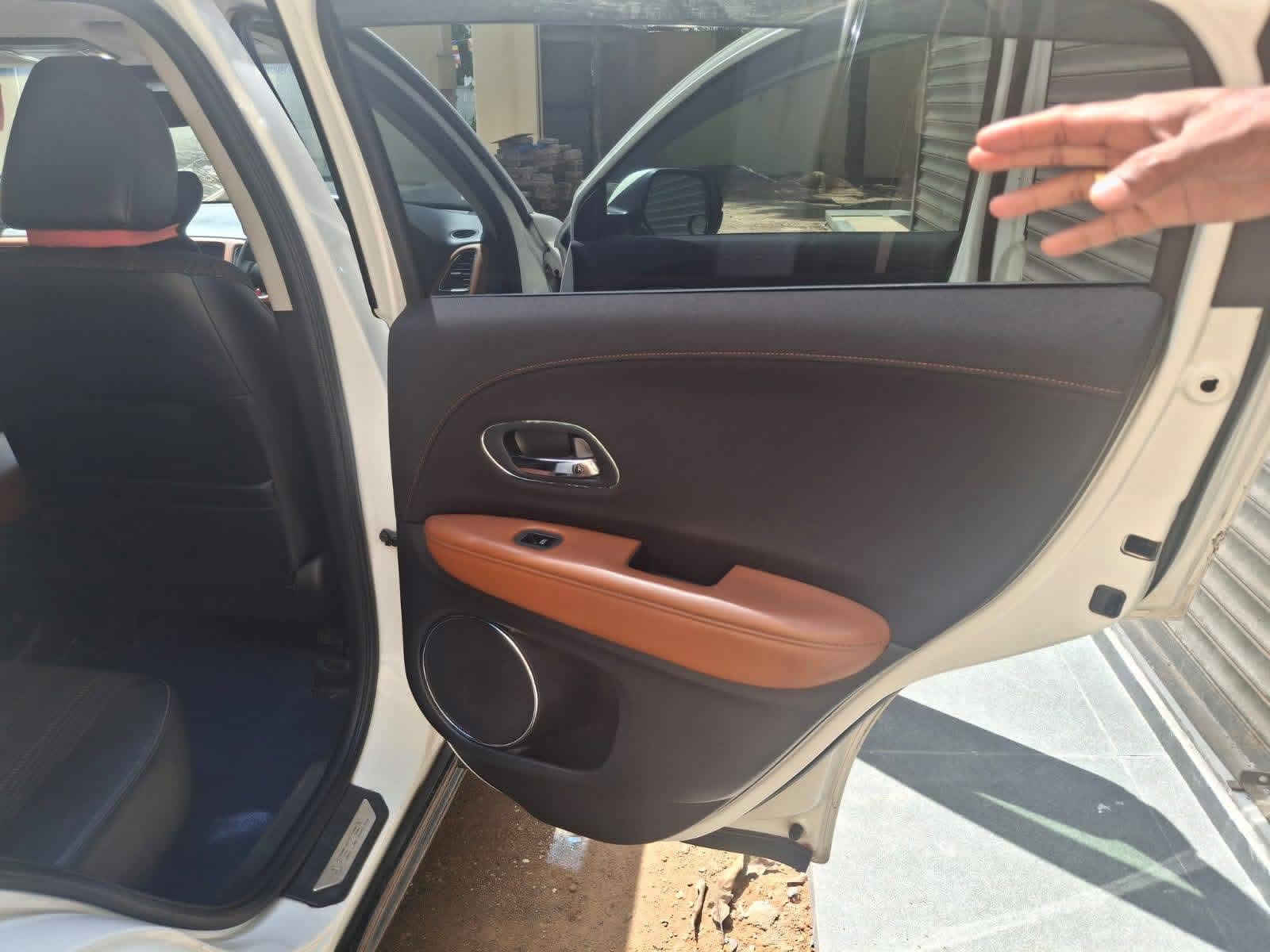 Honda Vezel 2015 - பயன்படுத்தப்பட்டது SUV sale in Sri Lanka - patpat.lk