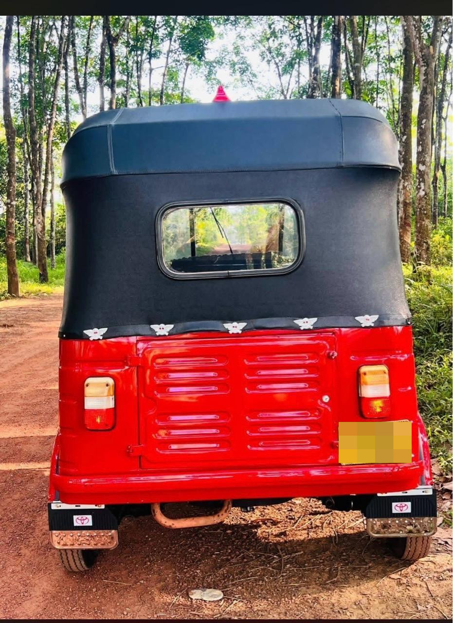 Bajaj Three Wheel 2011 - Used Three wheeler sale in Sri Lanka - patpat.lk