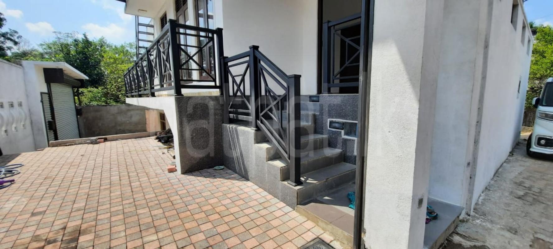 House for Sale in Battaramulla ads-image-1