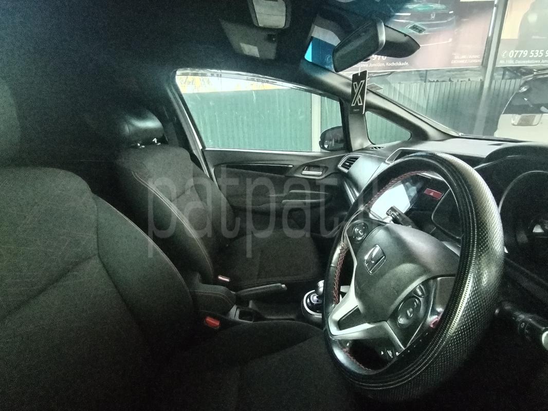 Honda Fit 2015 - பயன்படுத்தப்பட்டது கார் sale in Sri Lanka - patpat.lk