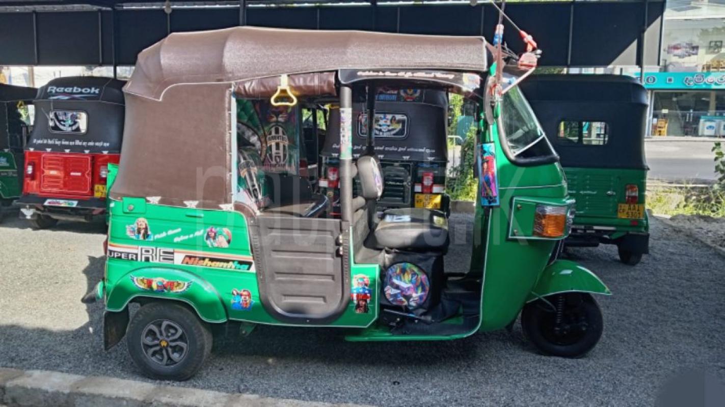Bajaj 4 stroke 2011 - பயன்படுத்தப்பட்டது முச்சக்கர வண்டி sale in Sri Lanka - patpat.lk