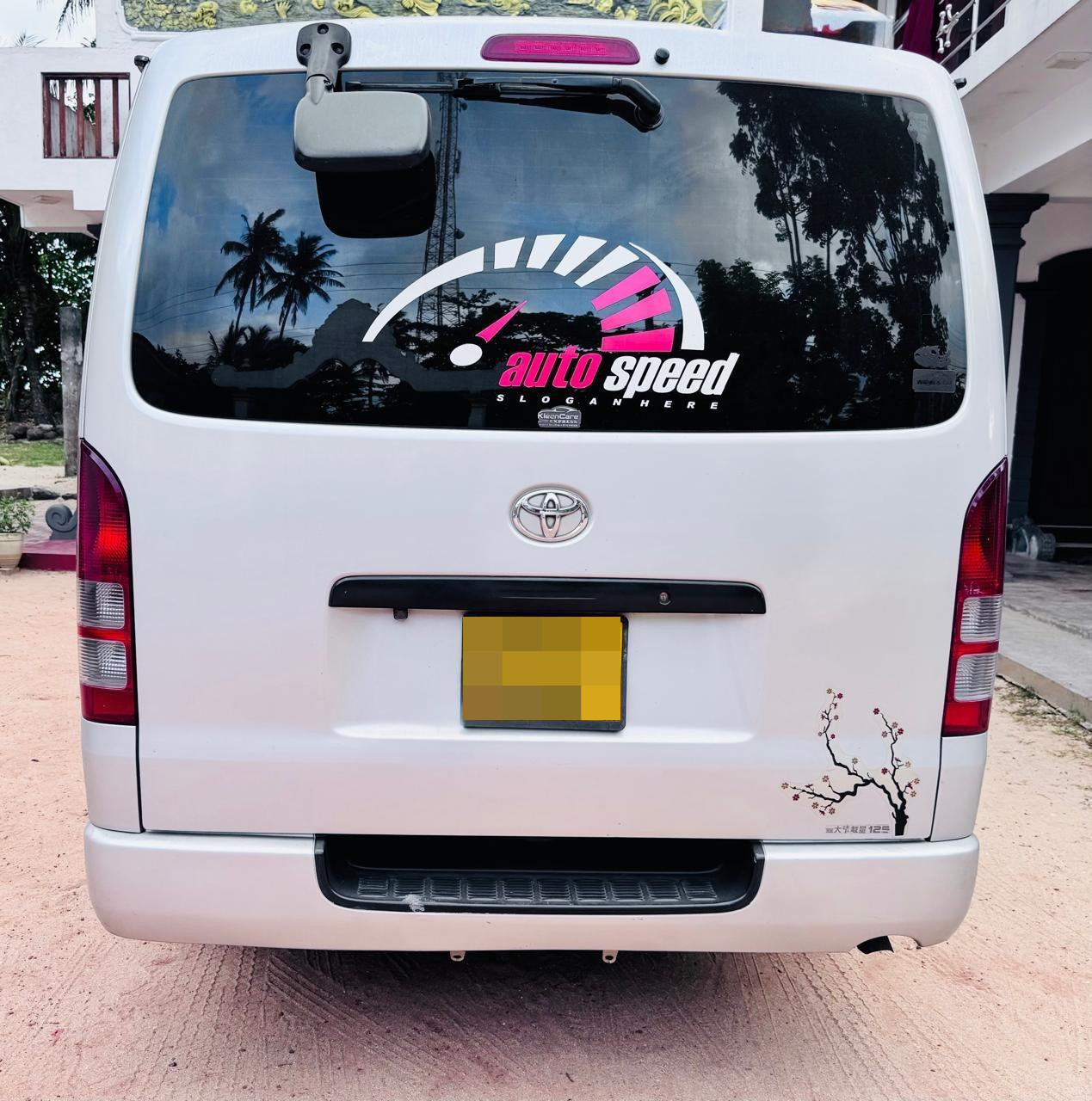 Toyota Hiace 2007 - භාවිතා කරන ලද වෑන් රථය sale in Sri Lanka - patpat.lk