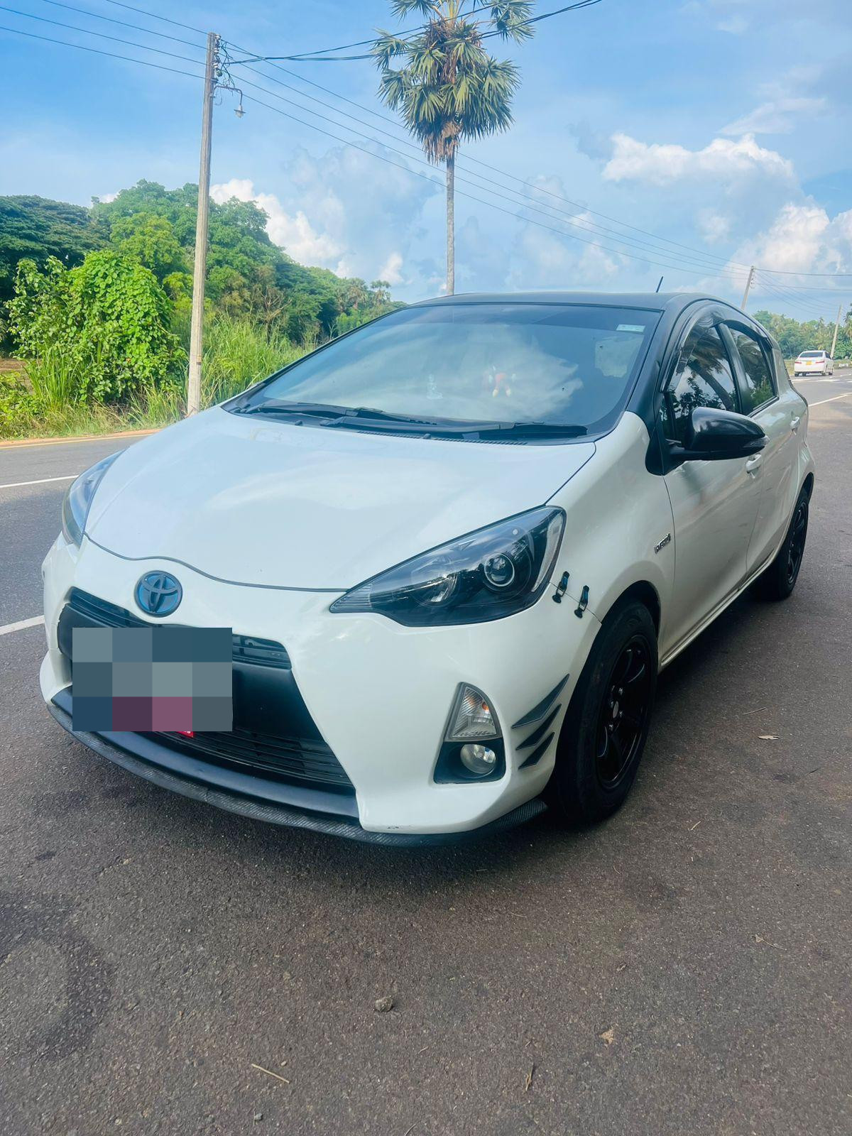 Toyota Aqua 2013 - Used Car sale in Sri Lanka - patpat.lk