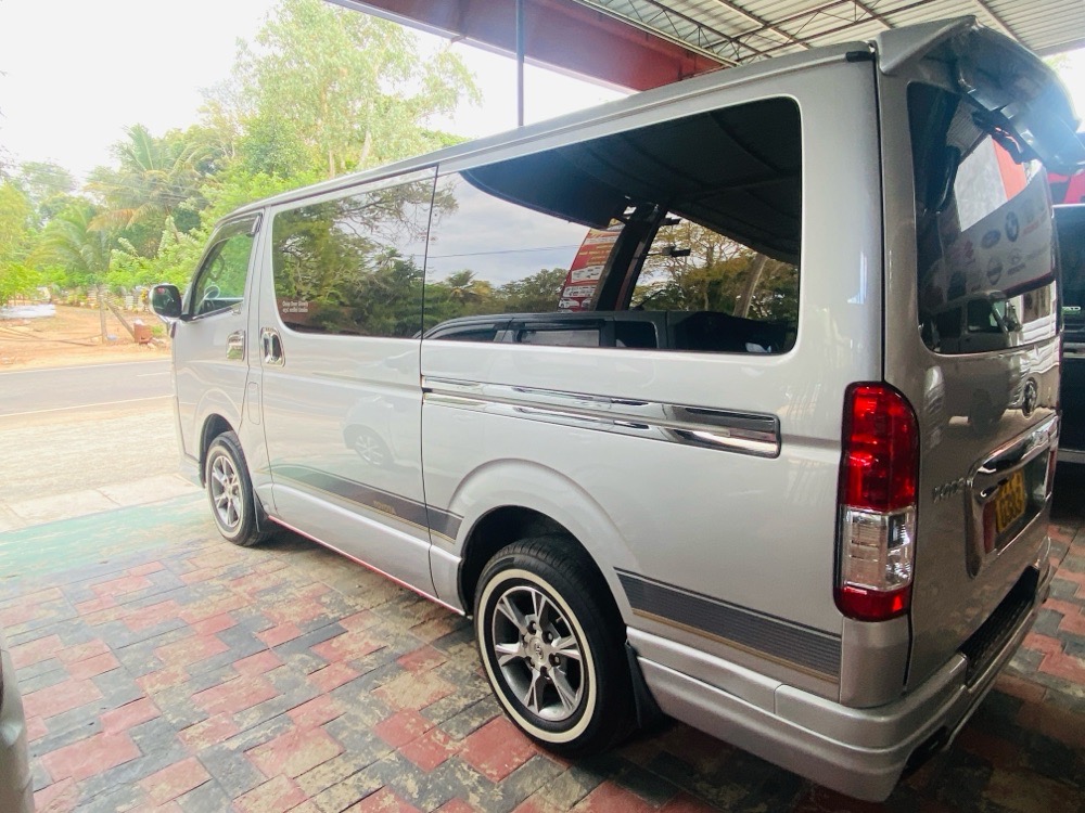 Toyota Hiace 2006 - Used Van sale in Sri Lanka - patpat.lk