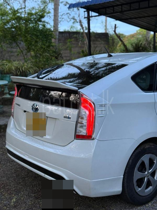 Toyota Prius 2013 - பயன்படுத்தப்பட்டது கார் sale in Sri Lanka - patpat.lk