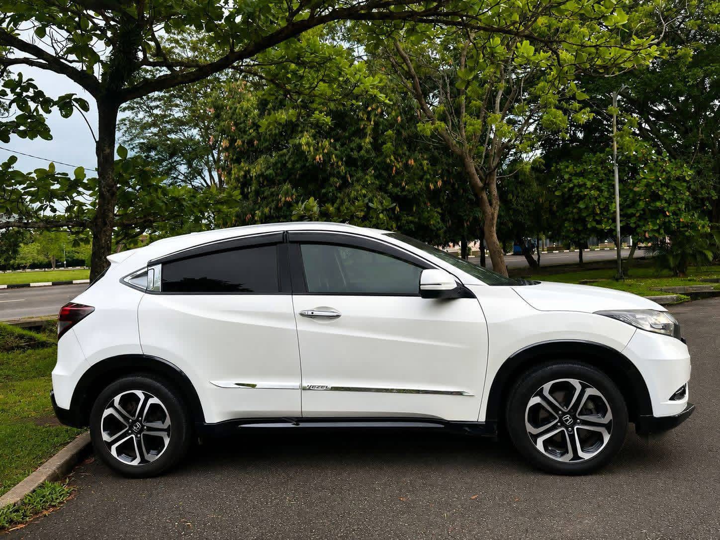 Honda Vezel 2015 - பயன்படுத்தப்பட்டது SUV sale in Sri Lanka - patpat.lk