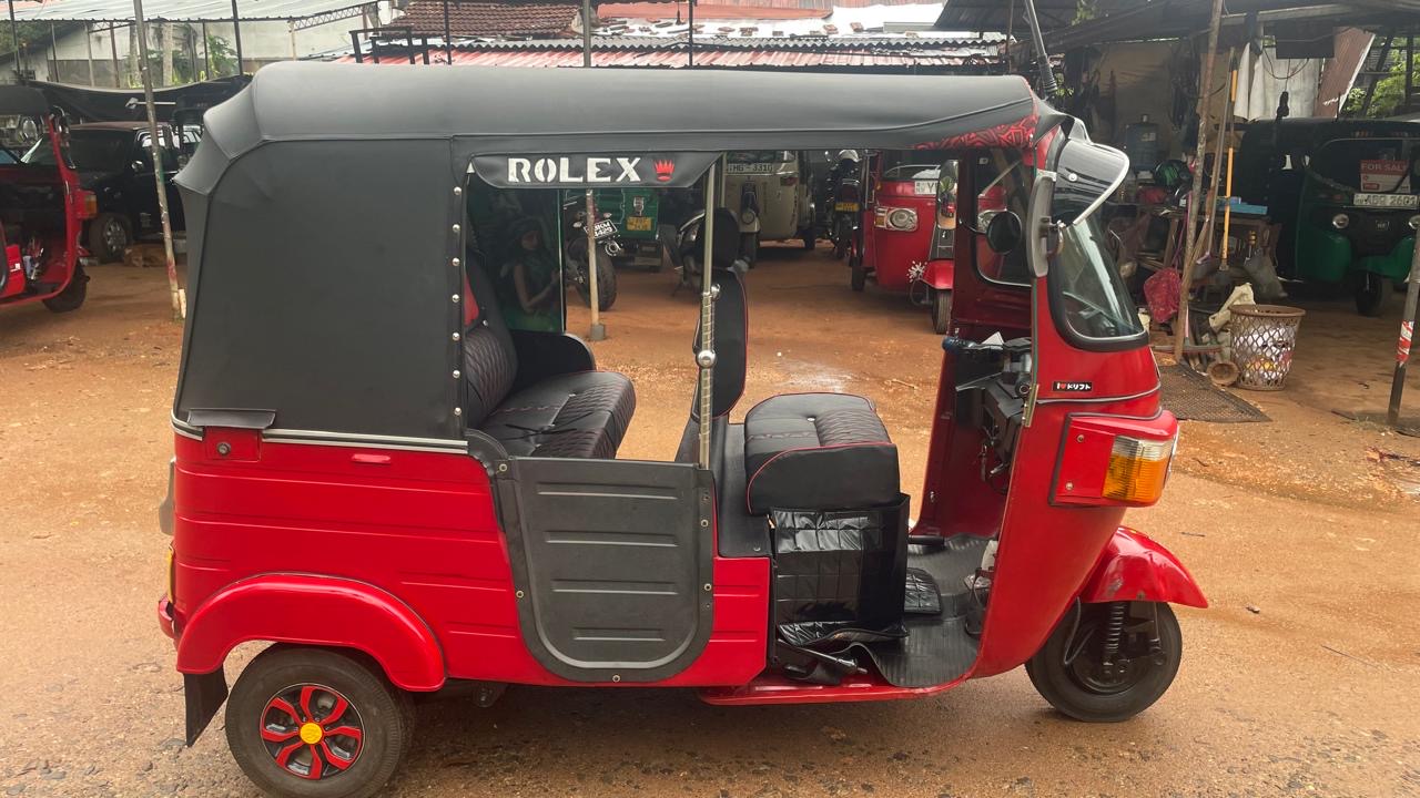 Bajaj 4 stroke 2010 - பயன்படுத்தப்பட்டது முச்சக்கர வண்டி sale in Sri Lanka - patpat.lk