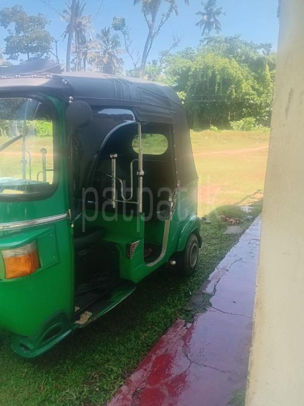 Bajaj 4 stroke 2012 - භාවිතා කරන ලද ත්‍රිරෝද රථය sale in Sri Lanka - patpat.lk