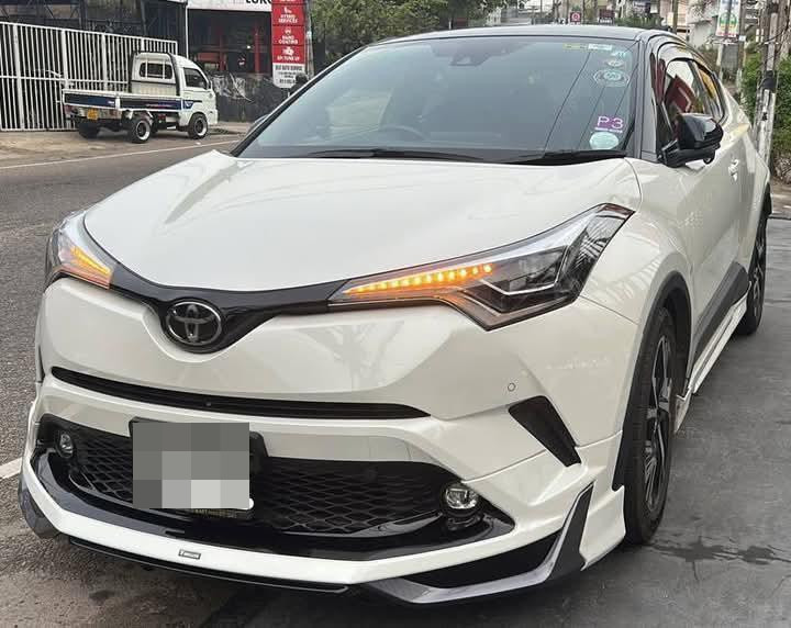 Toyota CHR 2018 - பயன்படுத்தப்பட்டது SUV sale in Sri Lanka - patpat.lk