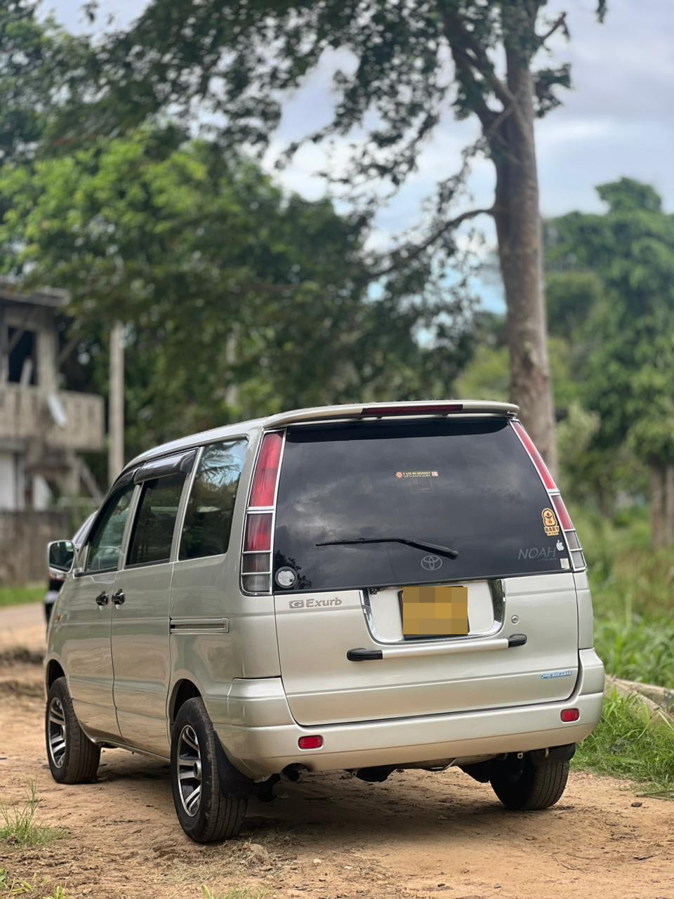 Toyota Noah 1999 - பயன்படுத்தப்பட்டது வேன் sale in Sri Lanka - patpat.lk
