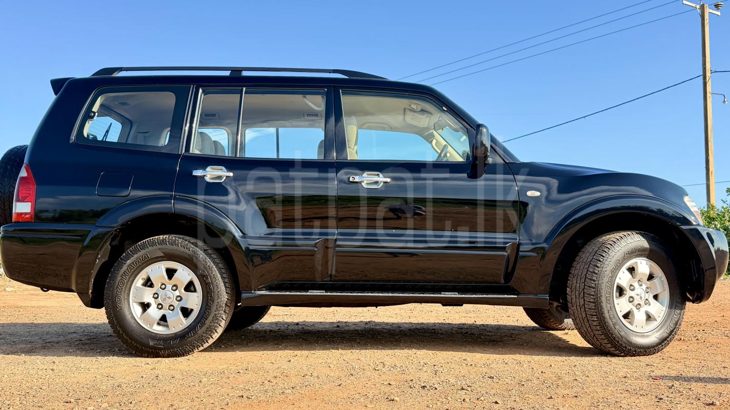 Mitsubishi Montero 2006 - பயன்படுத்தப்பட்டது SUV sale in Sri Lanka - patpat.lk