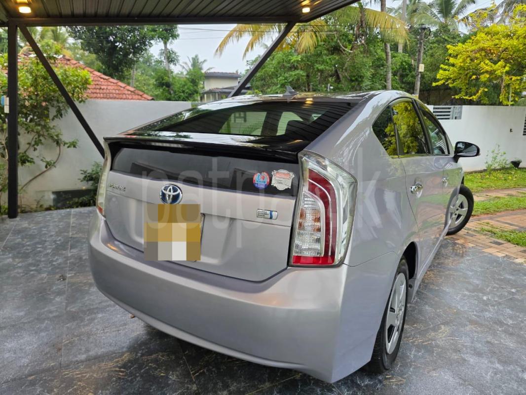 Toyota Prius 2014 - பயன்படுத்தப்பட்டது கார் sale in Sri Lanka - patpat.lk
