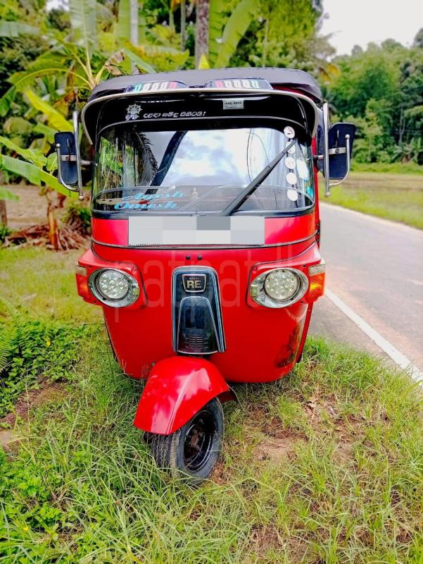 Bajaj Three Wheel 2015 - பயன்படுத்தப்பட்டது முச்சக்கர வண்டி sale in Sri Lanka - patpat.lk