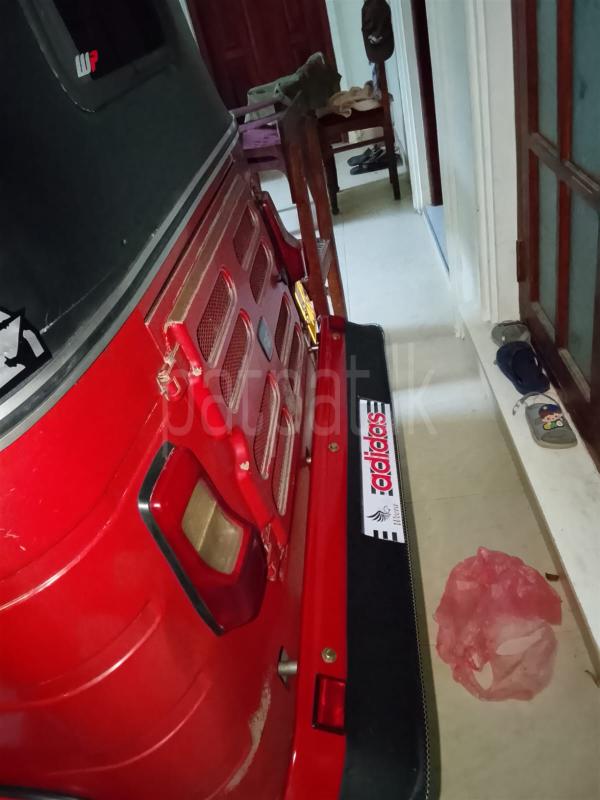 Bajaj 4 stroke 2017 - Used Three wheeler sale in Sri Lanka - patpat.lk