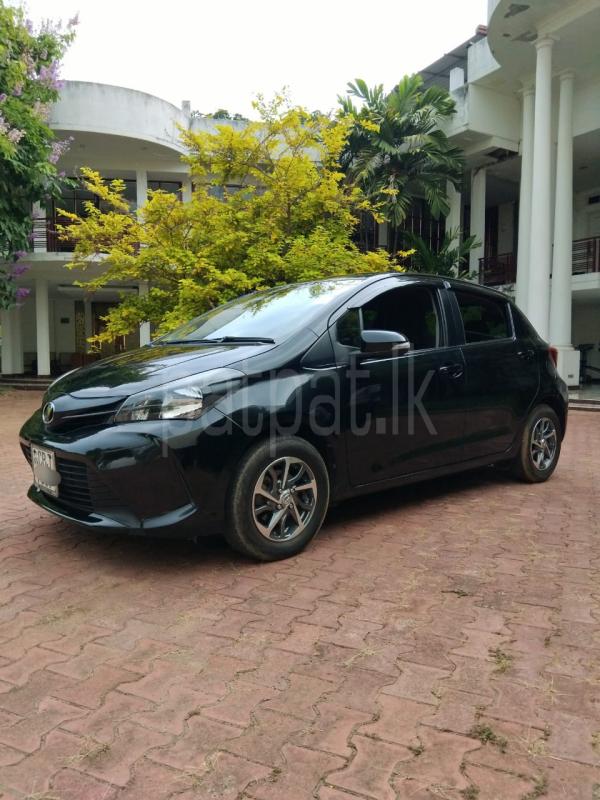 Toyota Vitz 2017 - பயன்படுத்தப்பட்டது கார் sale in Sri Lanka - patpat.lk